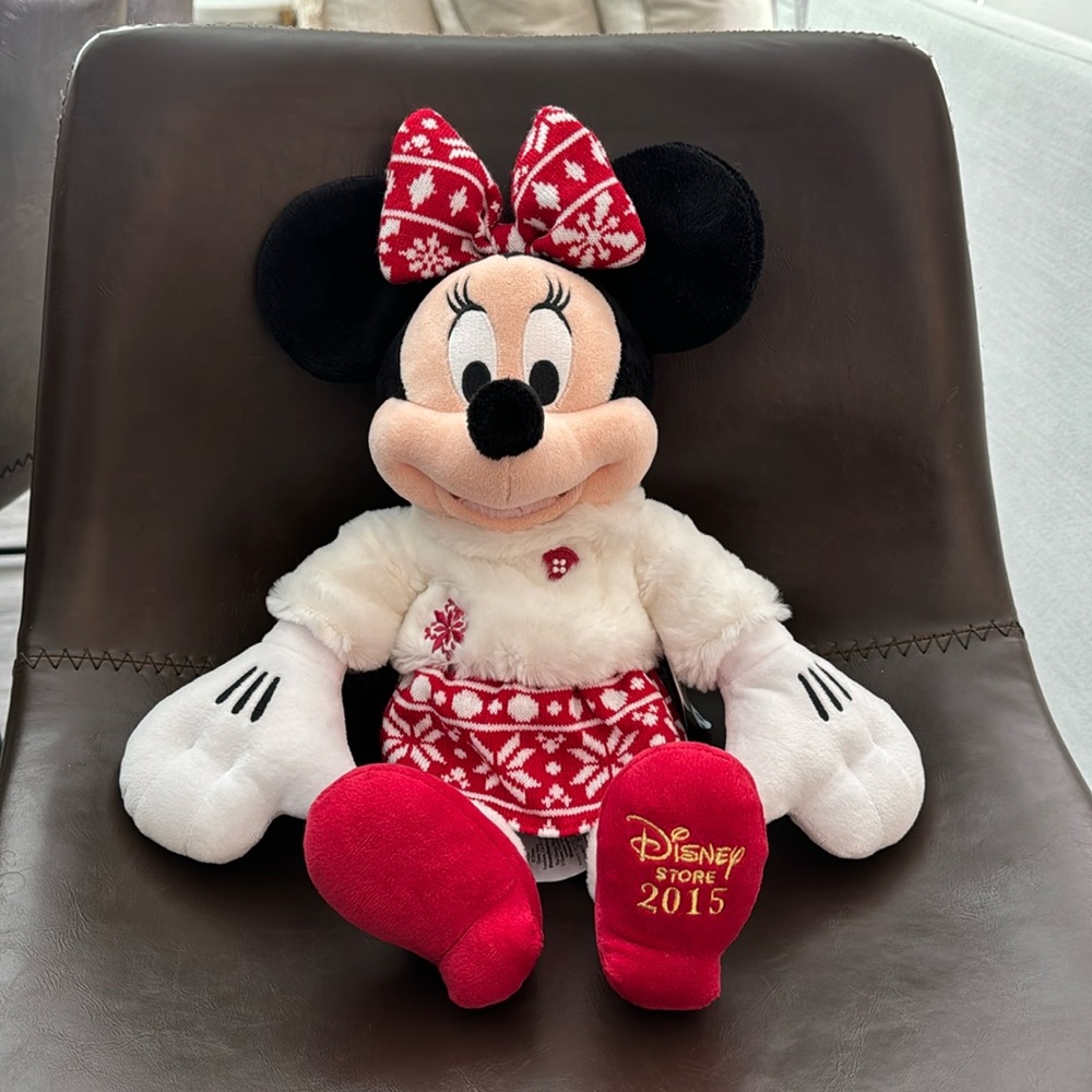 Disney 2015 Minnie Mouse Doll